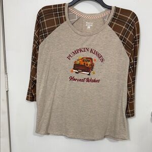 Womens Long-Sleeve 'Pumpkin Kisses' Top - Beige & Brown